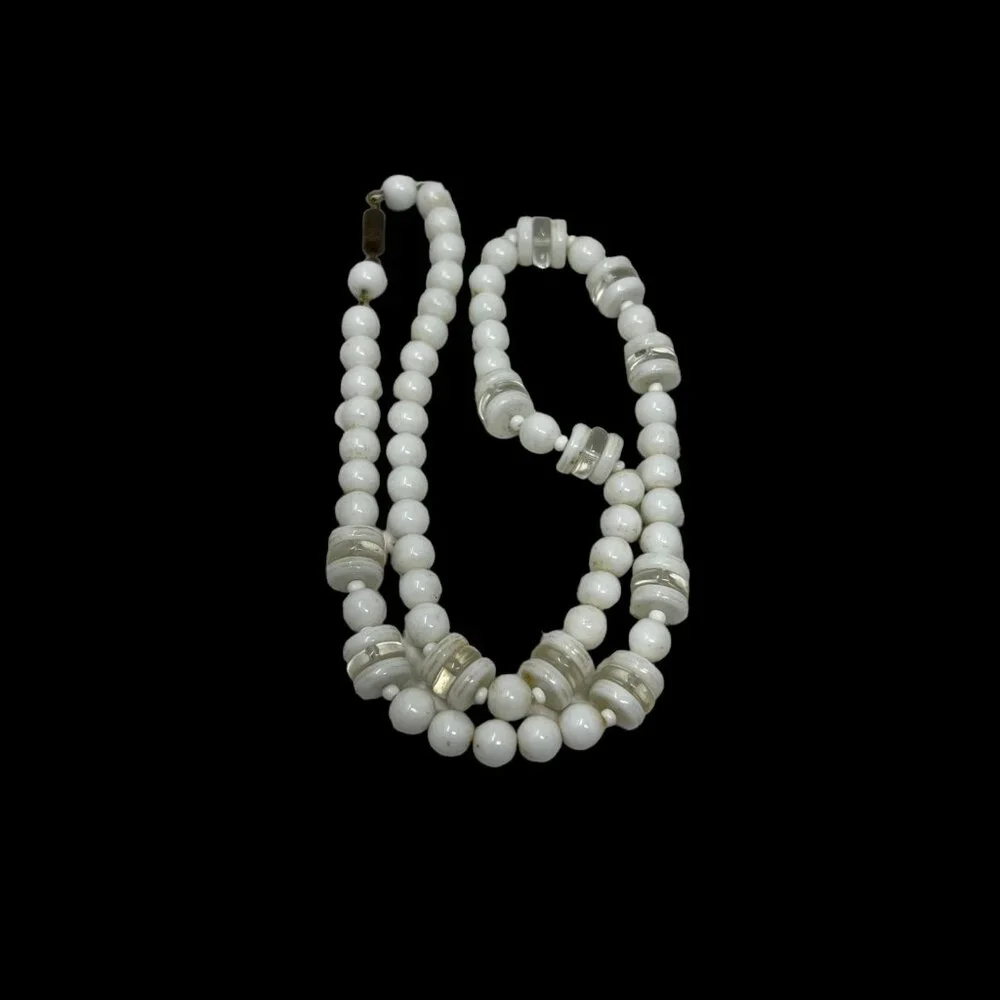 Vintage Beaded Necklace White Clear‎ Glass Beads Gold Tone Barrel Clasp